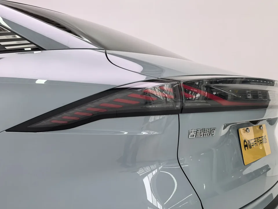 Geely Galaxy L6 Galaxy L6 2023 1.5T DHT 125km Starship 2024 — thumbnail 4