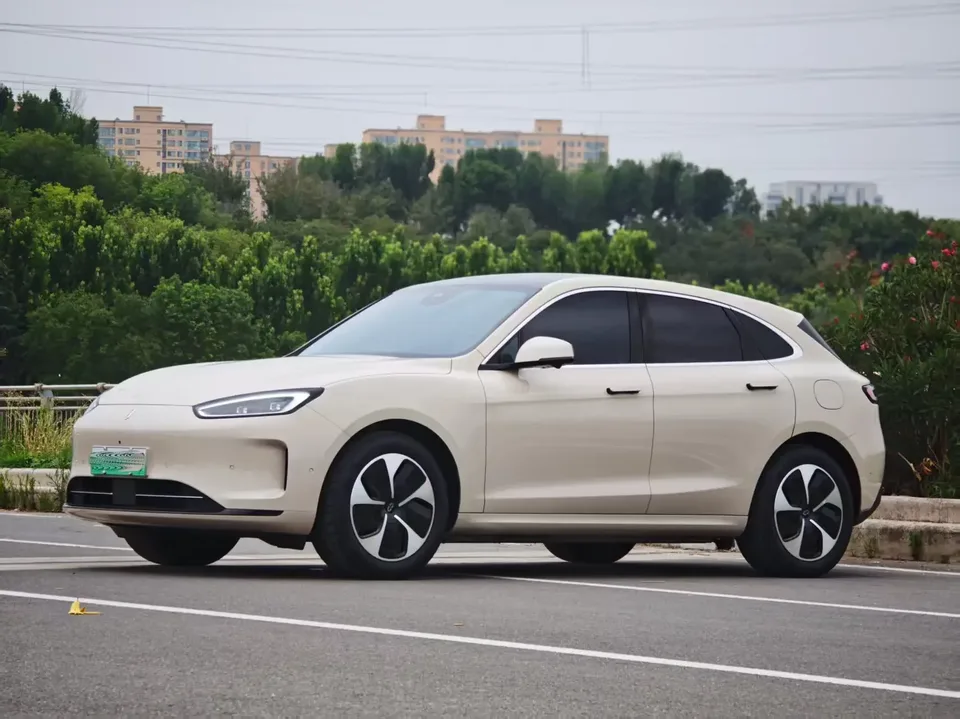 AITO M5 Wenjie M5 2023 Pure electric rear-wheel drive standard version 2024 — фото 1, купить с доставкой в Москву