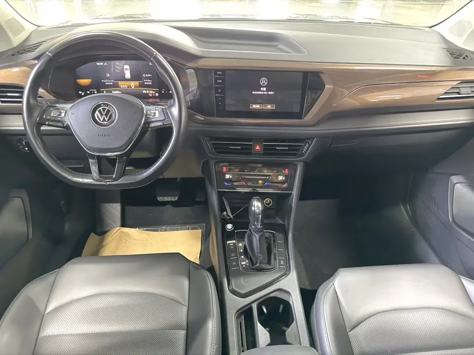 Volkswagen Tharu tuyue 2022 280TSI 2WD Deluxe Edition 2022 — миниатюра 5