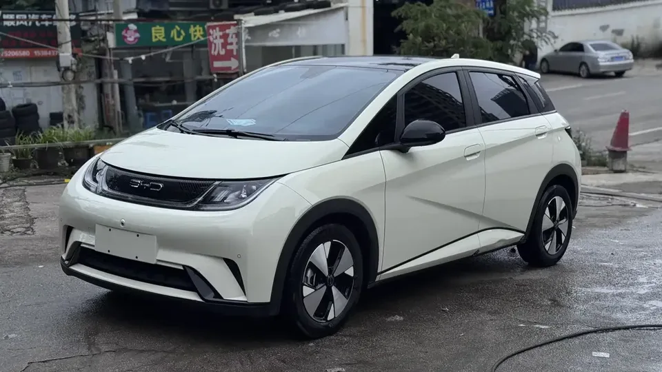 BYD Dolphin dolphin 2023 Fashion version 2023 — photo 1, buy with delivery to Moscow