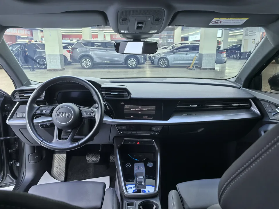 Audi A3 Audi A3 2023 Sportback 35 TFSI Stylish and sporty 2023 — thumbnail 3