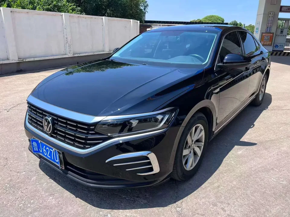 Volkswagen Passat Passat 2023 280TSI Business Edition 2023 — photo 1, buy with delivery to Moscow
