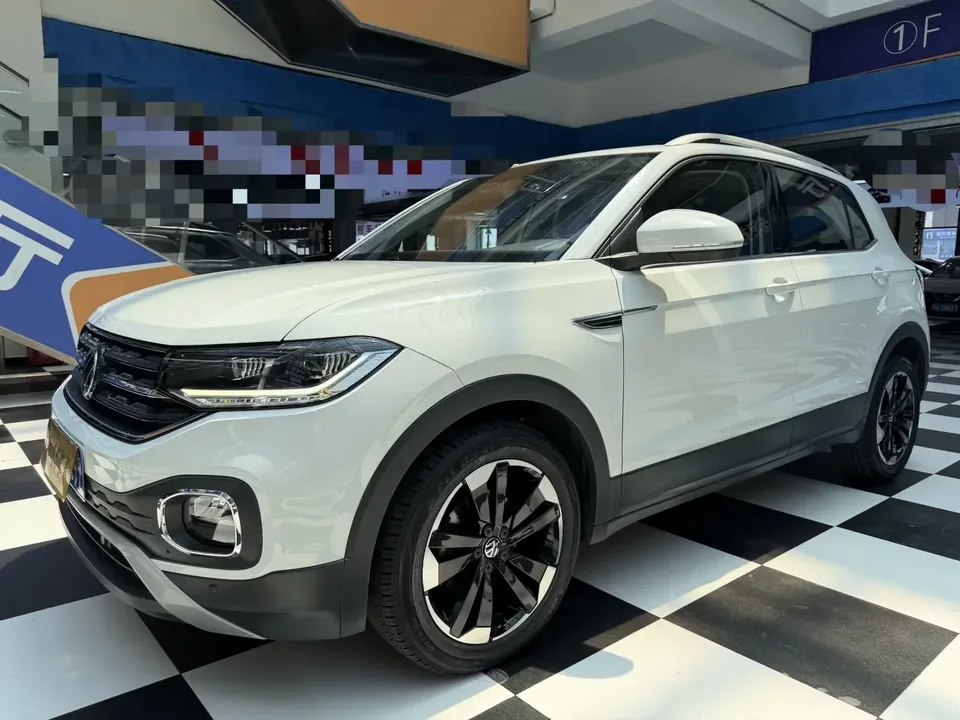 Volkswagen Explore the shadows Explore the shadows 2021 1.5L Automatic Smart Link Edition 2022 — photo 1, buy with delivery to Moscow