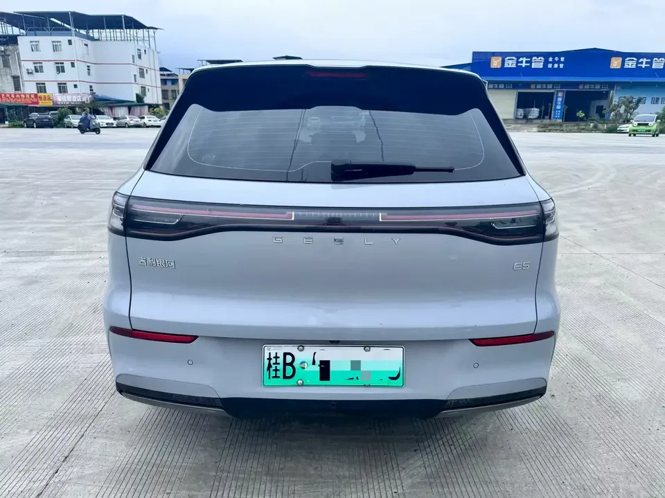 Geely Galaxy E5 Galaxy E5 2024 530km long-distance version 2024 — thumbnail 2