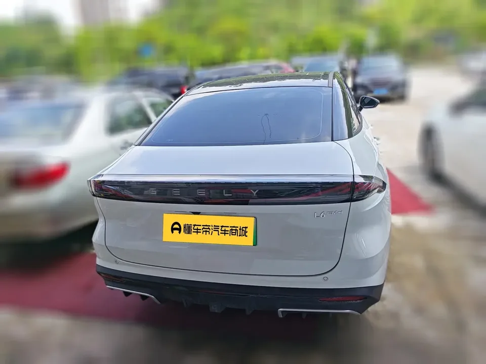 Geely Galaxy L6 Galaxy L6 2025 1.5 EM-i DHT 140KM Exploration+ Edition 2025 — миниатюра 2