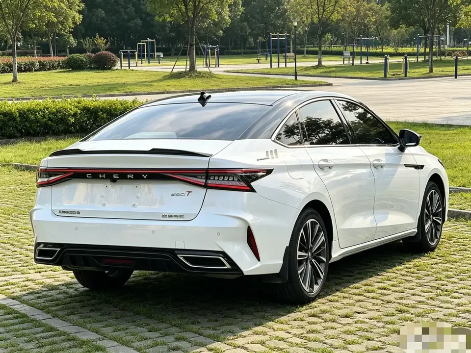 Chery Arrizo 8 Arrizo 8 2022 1.6TGDI DCT 2023 — thumbnail 2