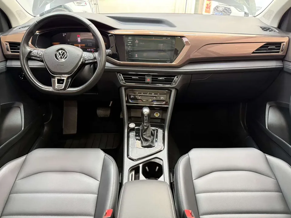 Volkswagen Tharu tuyue 2022 280TSI 2WD Comfort Edition 2022 — thumbnail 4