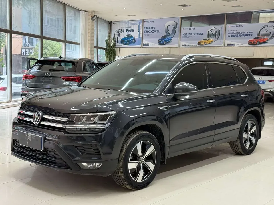 Volkswagen Tharu tuyue 2022 280TSI 2WD Comfort Edition 2022 — photo 1, buy with delivery to Moscow