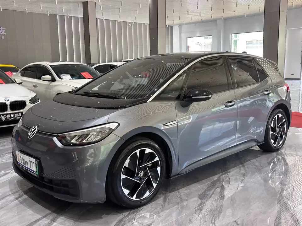 Volkswagen ID.3 Volkswagen ID.3 2022 Pure version 2023 — photo 1, buy with delivery to Moscow