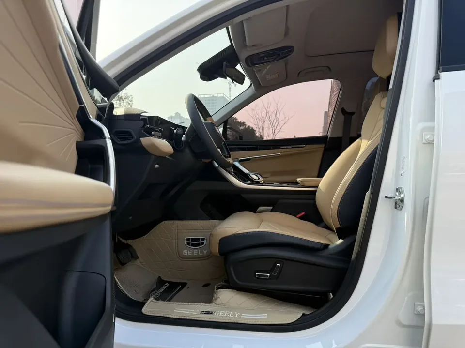 Geely Atlas L Boyue L 2023 1.5TD DCT Premium 2023 — thumbnail 3