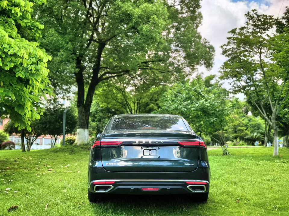 Geely Emgrand emgrand 2026 5th Generation 1.5T DCT Flagship Model 2025 — thumbnail 2