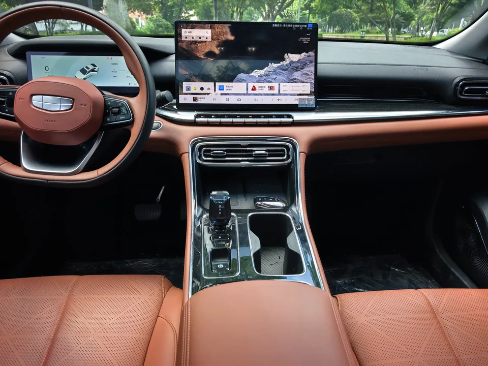 Geely Emgrand emgrand 2026 5th Generation 1.5T DCT Flagship Model 2025 — thumbnail 3