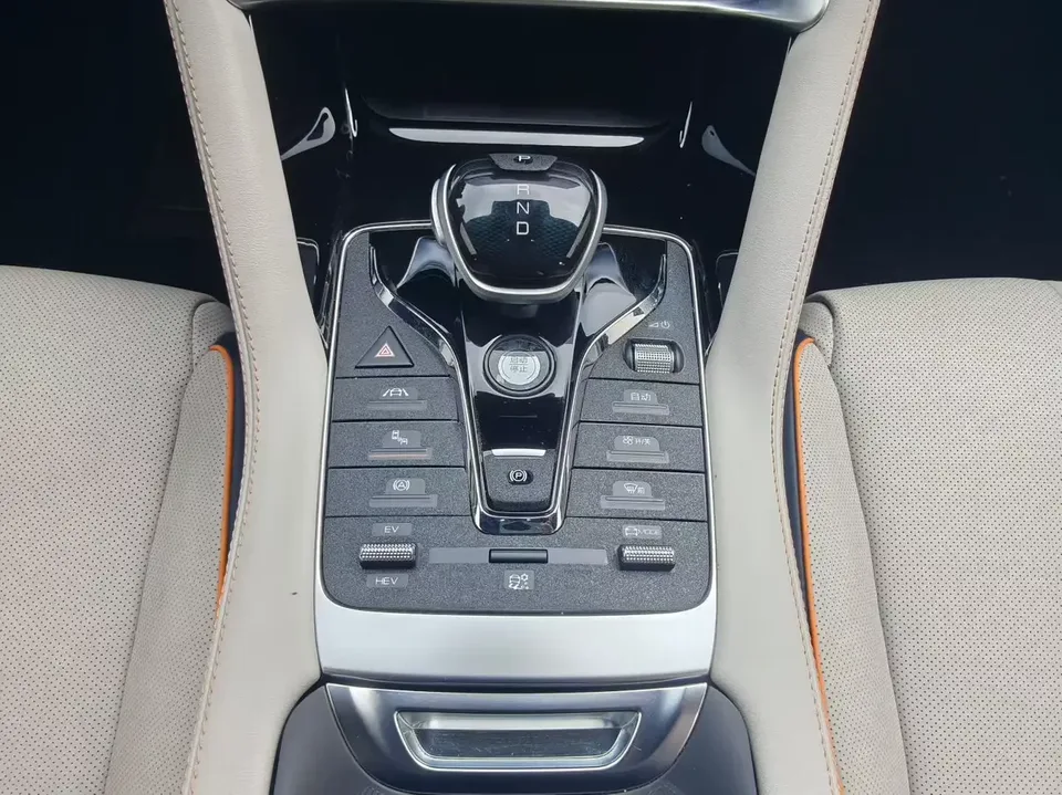 BYD Song PLUS DM Song PLUS DM 2023 DM-i Champion Edition 110KM Flagship 2023 — миниатюра 2