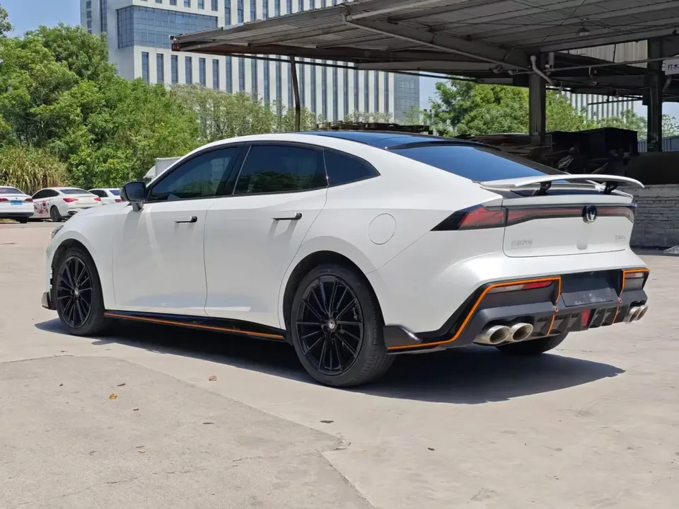 Changan UNI-V Changan UNI-V 2023 1.5T Premium 2023 — thumbnail 2