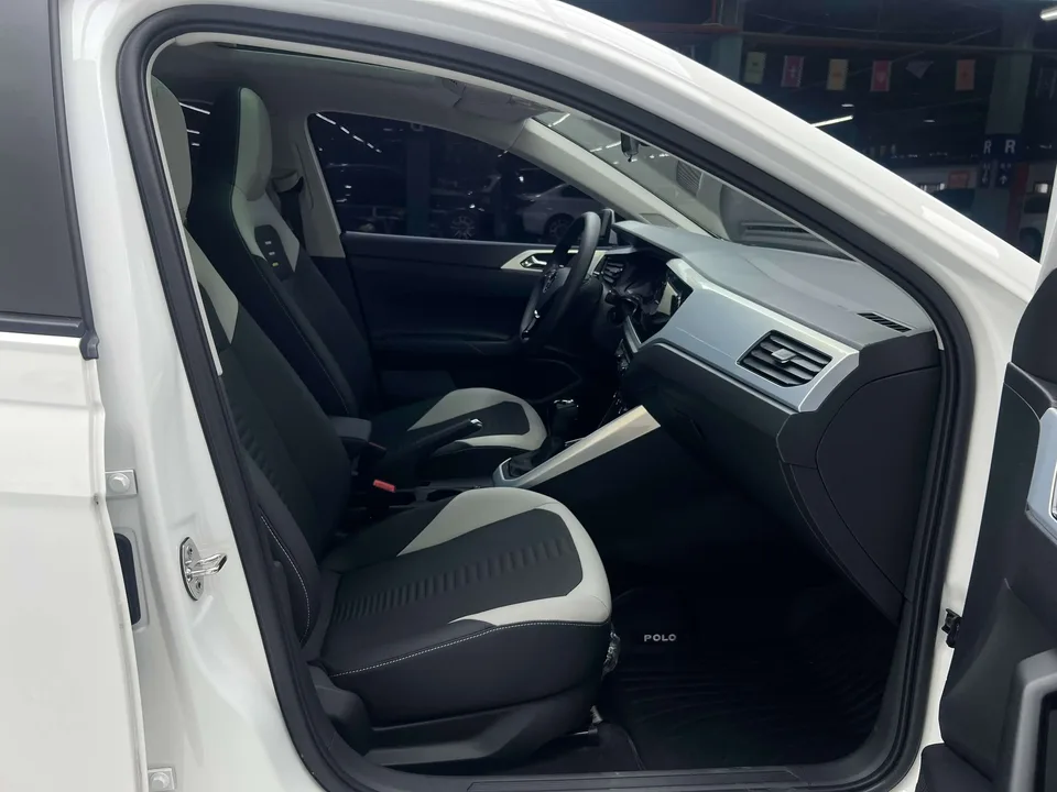 Volkswagen Polo Polo 2021 Plus 1.5L Automatic Colorful Technology Edition 2022 — thumbnail 4