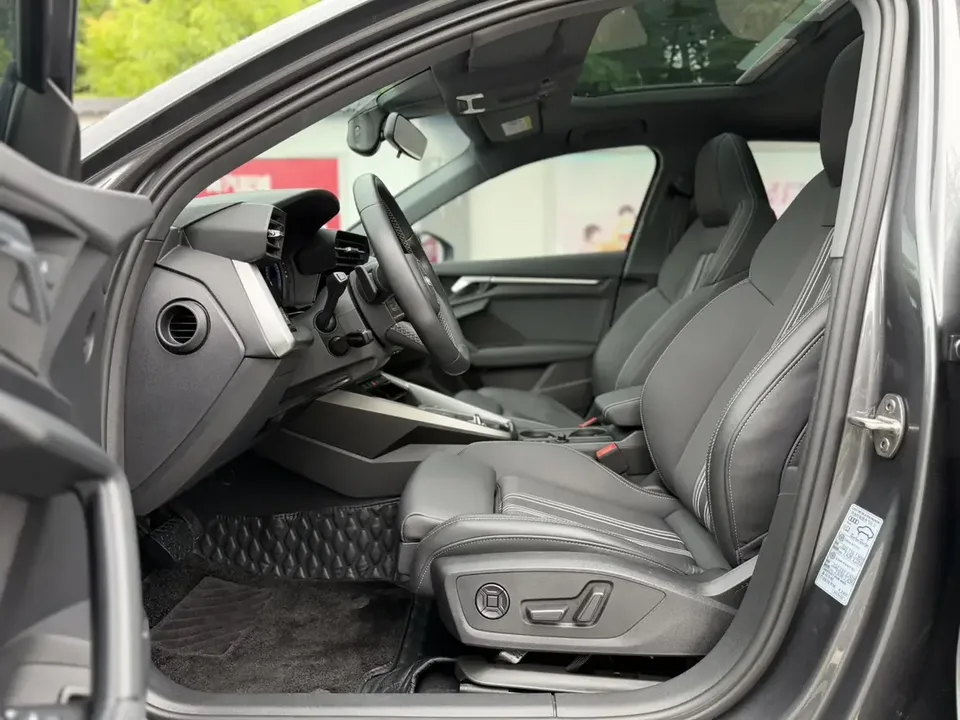 Audi A3 Audi A3 2022 Sportback 35 TFSI Stylish and sporty 2022 — миниатюра 4