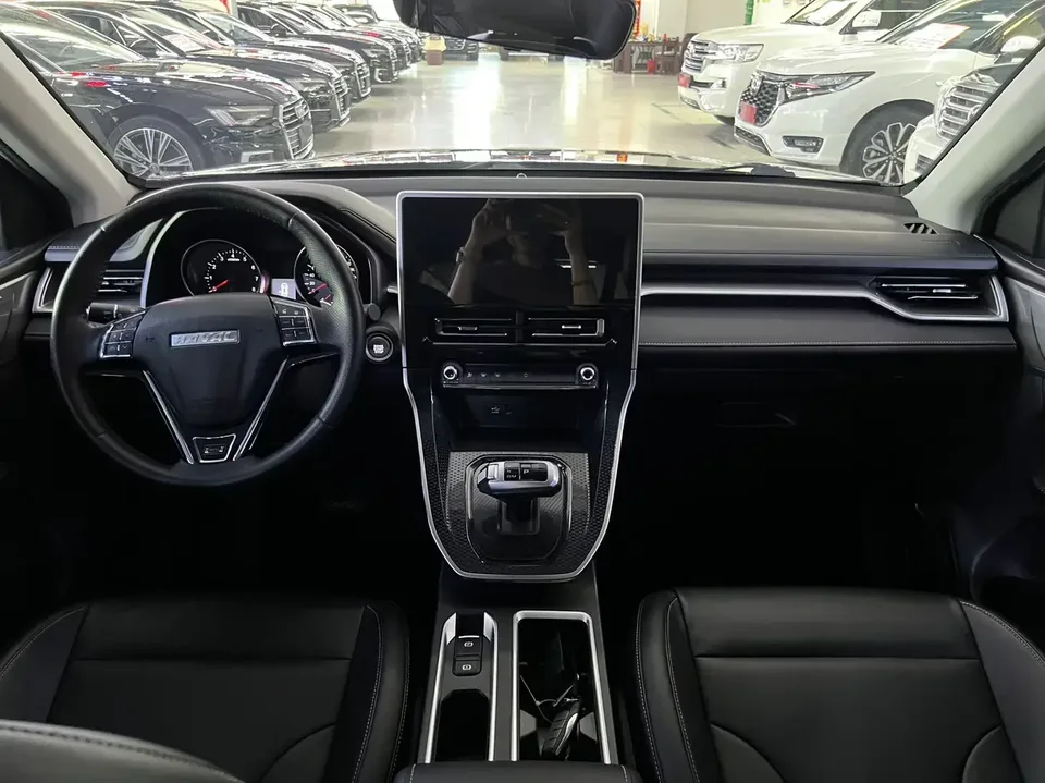 Haval M6 Haval M6 2023 PLUS 1.5T DCT Luxury Intelligent Connection 2023 — thumbnail 3