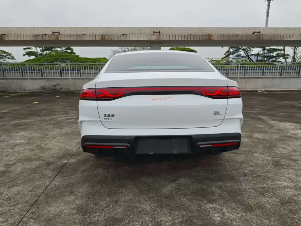 BYD Qin L DM Qin L DM 2024 DM-i 80KM Leading Type 2024 — миниатюра 2