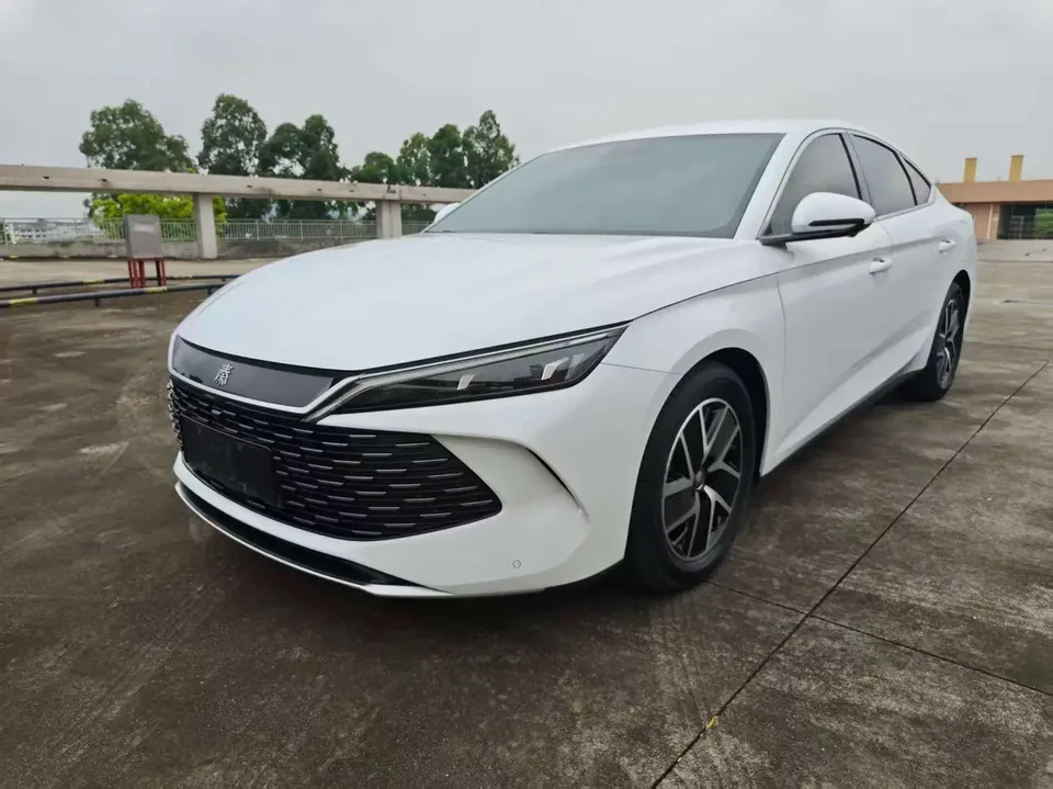 BYD Qin L DM Qin L DM 2024 DM-i 80KM Leading Type 2024 — фото 1, купить с доставкой в Москву