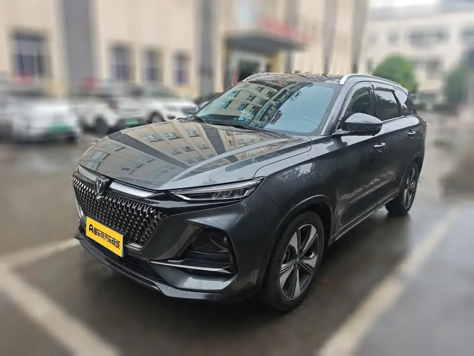 Changan X7 PLUS Changan X7 PLUS 2024 1.5T DCT Premium 7-seater 2024 — photo 1, buy with delivery to Moscow