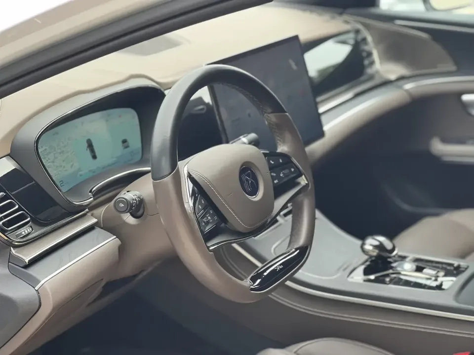 BYD Han DM Chinese DM 2022 DM-i 121KM Premium 2023 — thumbnail 3