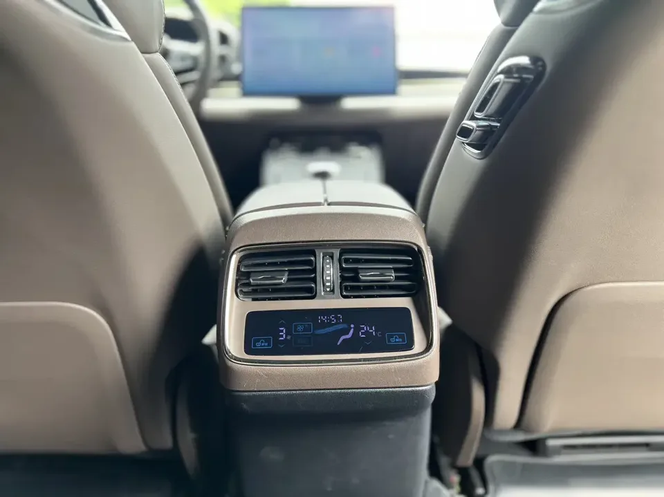 BYD Han DM Chinese DM 2022 DM-i 121KM Premium 2023 — thumbnail 5