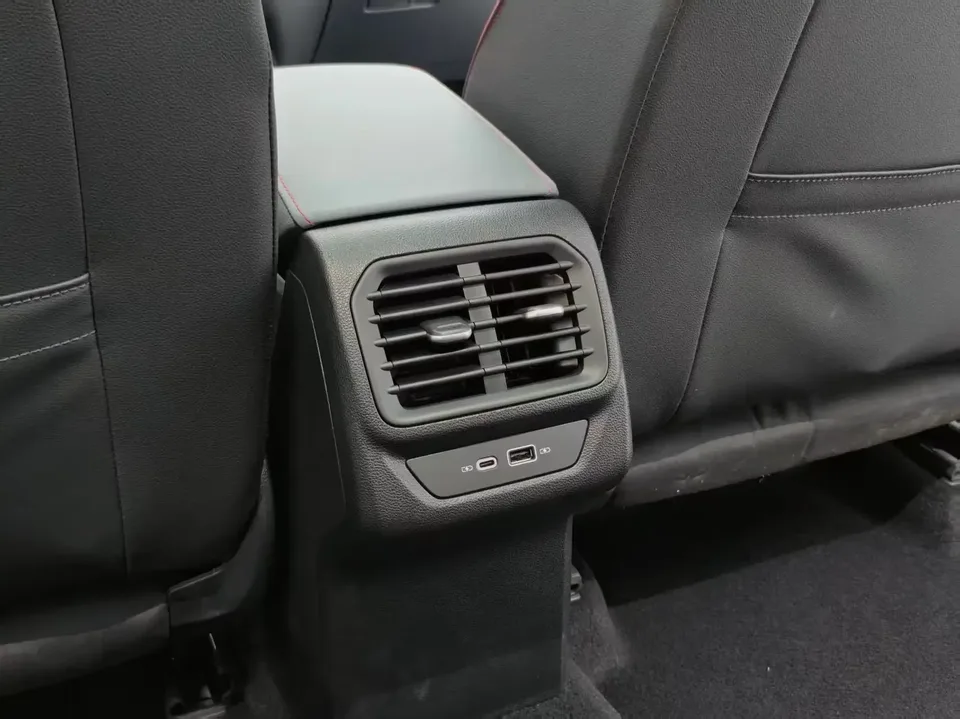 Volkswagen Lamando Lingdu 2023 Lingdu L 280TSI DSG Cool Edition 2023 — thumbnail 3