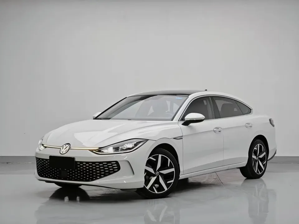 Volkswagen Lamando Lingdu 2023 Lingdu L 280TSI DSG Cool Edition 2023 — photo 1, buy with delivery to Moscow