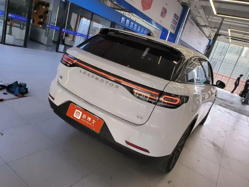 Leapmotor Zero running C11 Zero running C11 2023 Extended Range 180 Comfort Edition 2023 — thumbnail 4