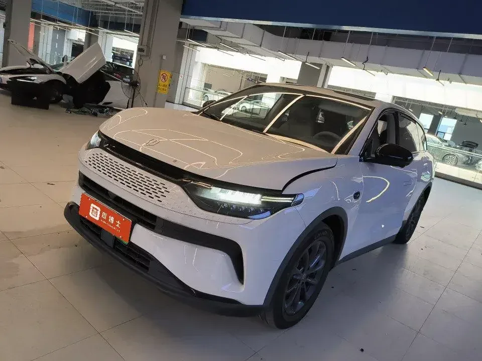 Leapmotor Zero running C11 Zero running C11 2023 Extended Range 180 Comfort Edition 2023 — photo 1, buy with delivery to Moscow