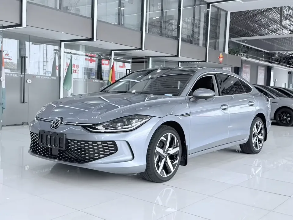 Volkswagen Lamando Lingdu 2023 Lingdu L 280TSI DSG Cool Edition 2023 — photo 1, buy with delivery to Moscow