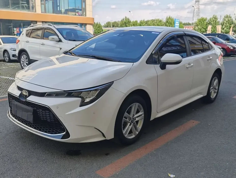 Toyota Levin Lei Ling 2022 185T CVT Deluxe Edition 2023 — photo 1, buy with delivery to Moscow