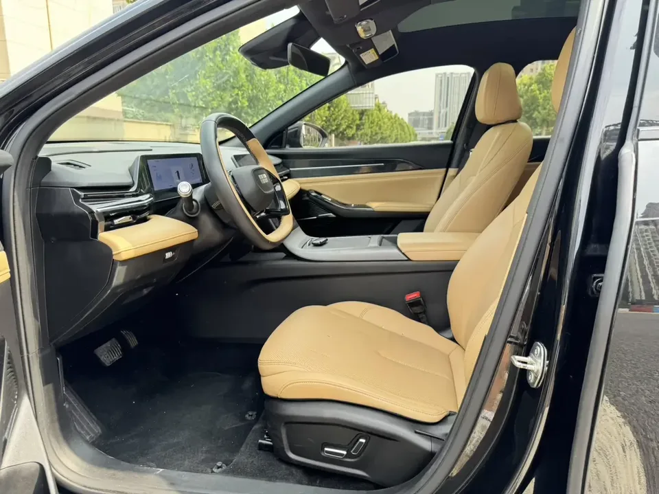 Geely Galaxy L6 Galaxy L6 2023 1.5T DHT 125km Starship 2024 — thumbnail 5