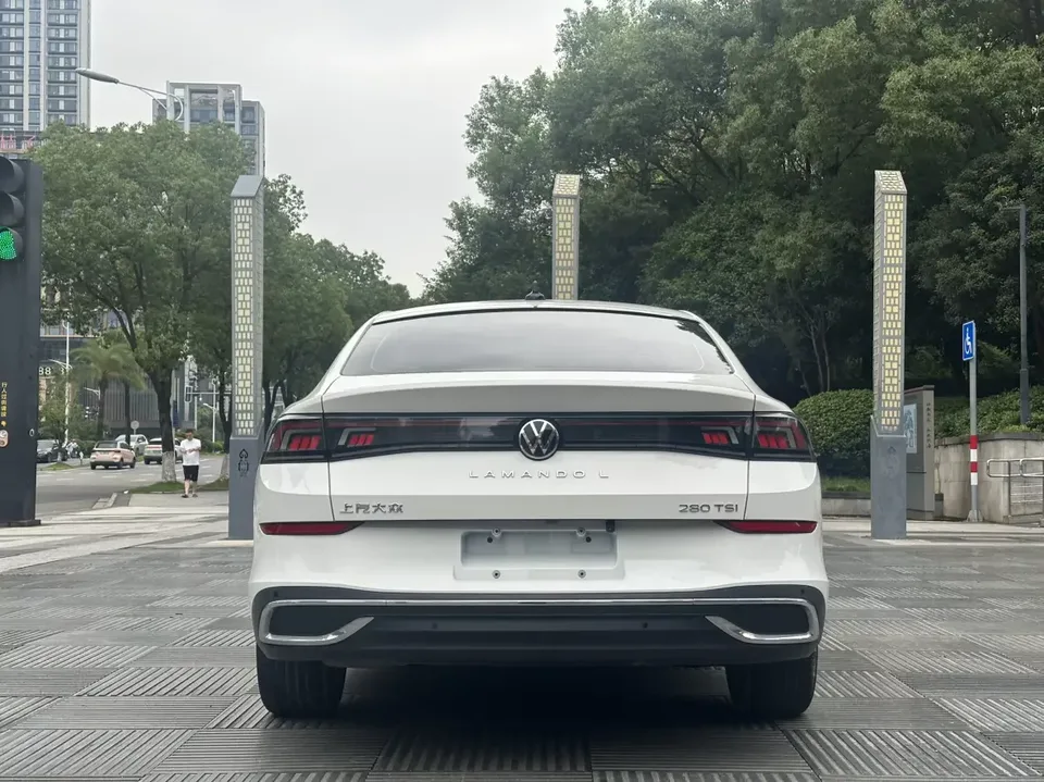 Volkswagen Lamando Lingdu 2022 Lingdu L 280TSI DSG Hot Edition 2023 — thumbnail 2