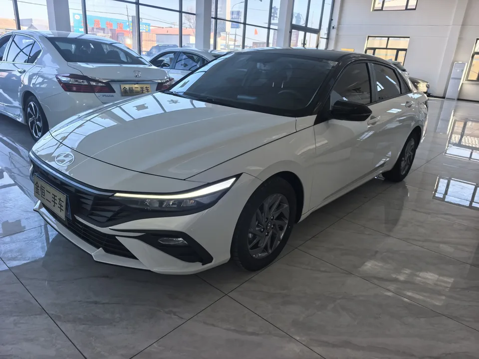 Hyundai Elantra Elantra 2026 1.5L CVT GLS Leading Edition 2025 — photo 1, buy with delivery to Moscow