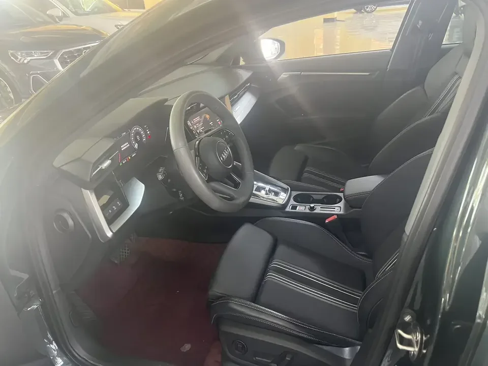Audi A3 Audi A3 2023 Sportback 35 TFSI Stylish and sporty 2023 — thumbnail 4