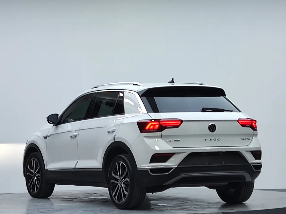 Volkswagen T-Roc TANG 2022 280TSI DSG 2WD Comfort PLUS 2023 — миниатюра 2