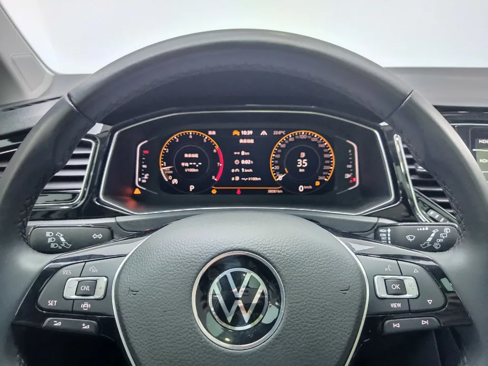 Volkswagen T-Roc TANG 2022 280TSI DSG 2WD Comfort PLUS 2023 — миниатюра 5