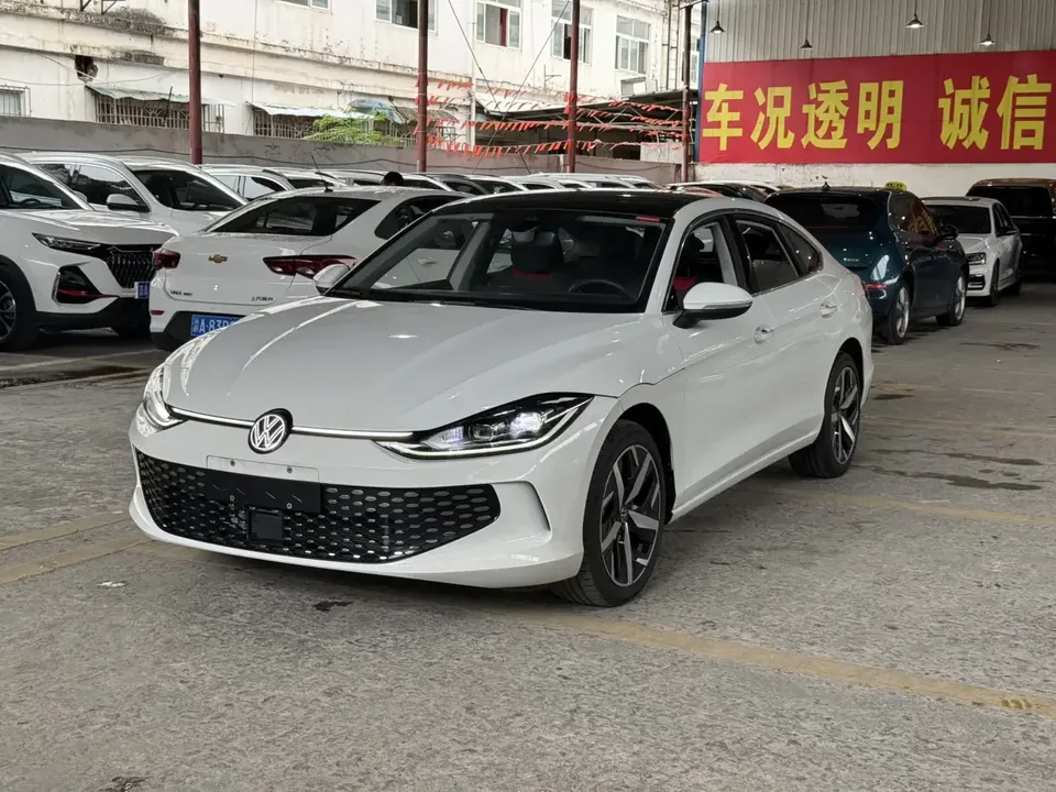 Volkswagen Lamando Lingdu 2024 Lingdu L 280TSI DSG Hot Edition 2024 — photo 1, buy with delivery to Moscow