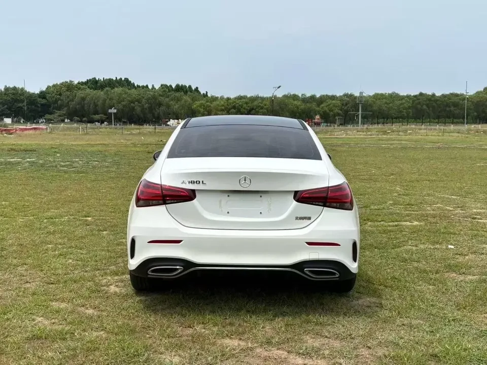Mercedes-Benz Klasa A Mercedes Benz A Class 2022 A 180 L sports sedan facelift 2022 — thumbnail 2