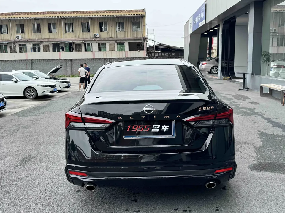 Nissan Altima Sound of nature 2024 2.0L SV Black Gold Edition 2024 — thumbnail 2