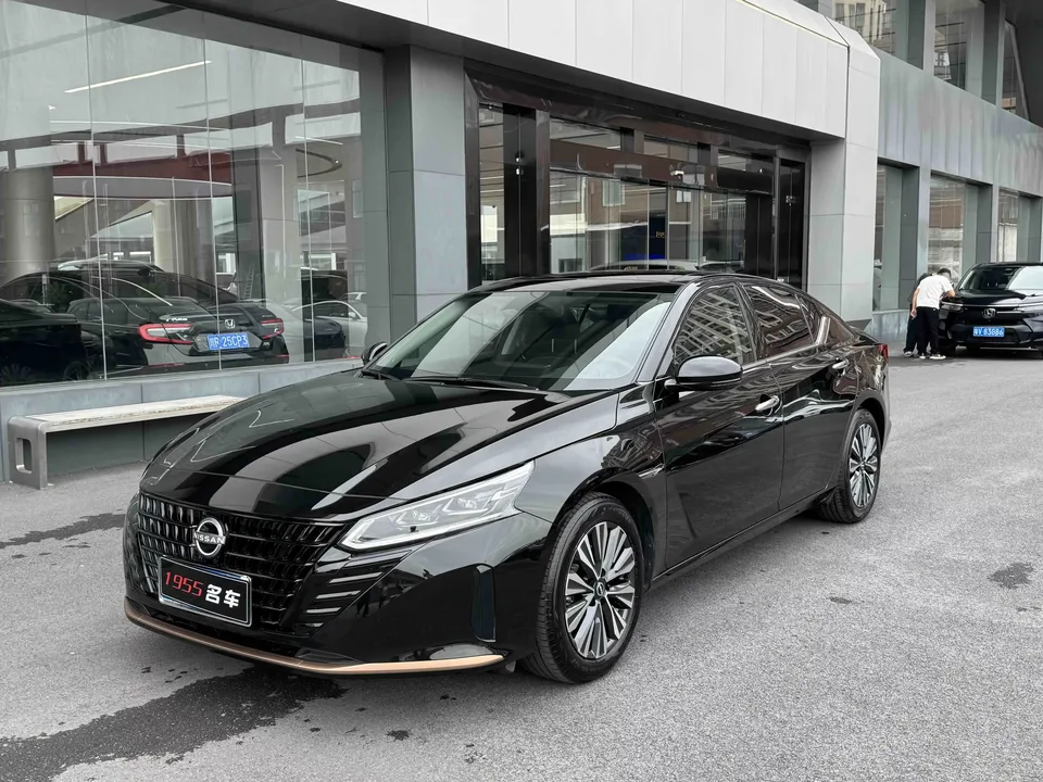 Nissan Altima Sound of nature 2024 2.0L SV Black Gold Edition 2024 — photo 1, buy with delivery to Moscow