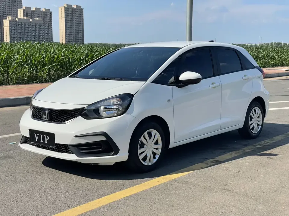 Honda FIT Fit 2021 1.5L CVT Trendy Edition 2022 — photo 1, buy with delivery to Moscow