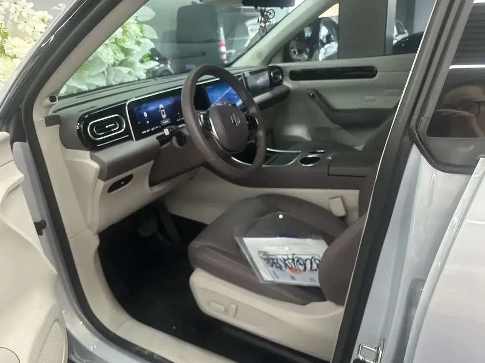 Leapmotor Zero running C11 Zero running C11 2023 Extended Range 300 Comfort Edition 2023 — thumbnail 4