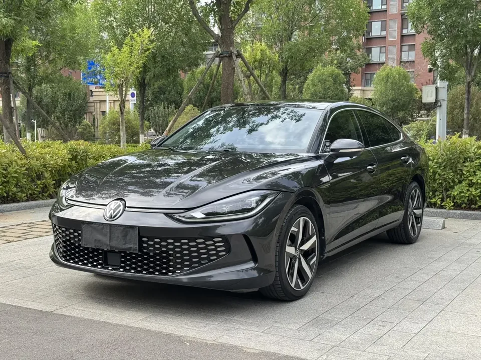 Volkswagen Lamando Lingdu 2023 Lingdu L 280TSI DSG Cool Edition 2023 — photo 1, buy with delivery to Moscow