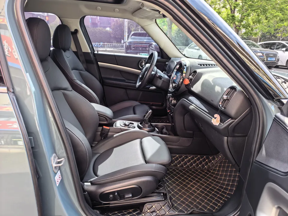 MINI Countryman MINI COUNTRYMAN 2023 Modified 1.5T COOPER ALL4 Connoisseur 2024 — миниатюра 3