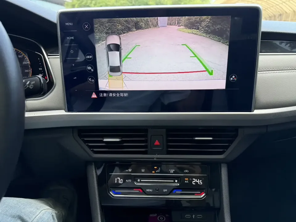 Volkswagen Bora Bora 2023 280TSI DSG Premium Edition 2022 — thumbnail 3