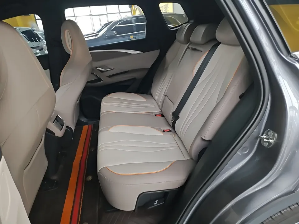 BYD Song Pro DM Song Pro DM 2024 DM-i Honor Edition 71km Pilot Edition 2024 — миниатюра 3