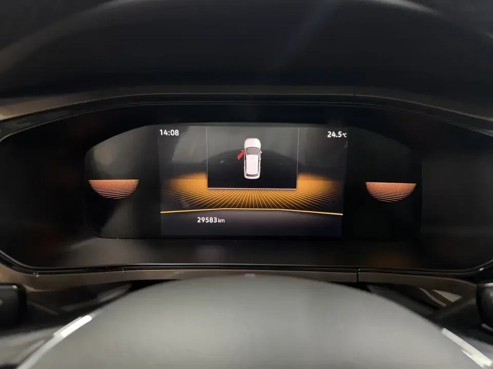 Volkswagen Tharu tuyue 2022 280TSI 2WD Deluxe Edition 2023 — thumbnail 3