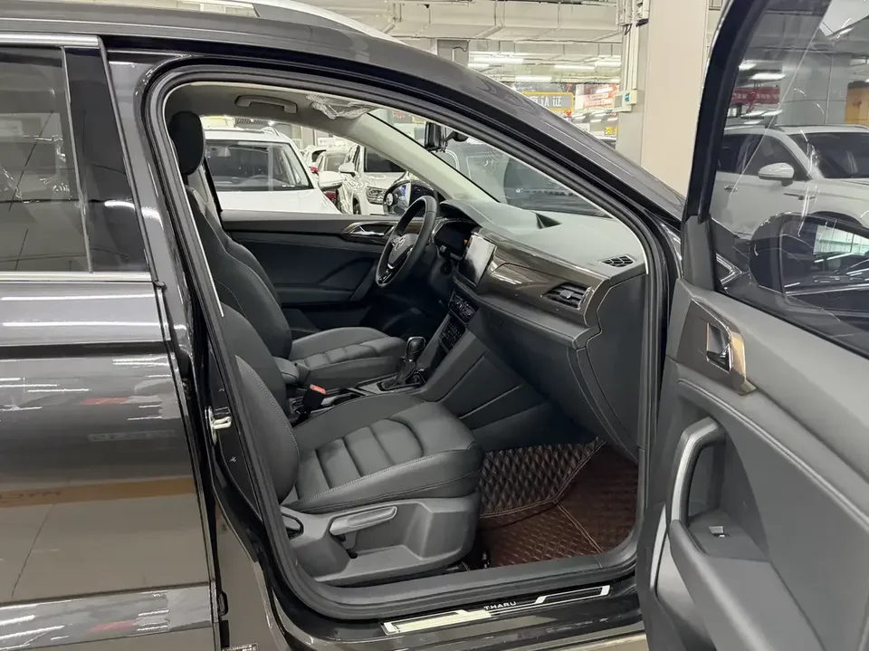 Volkswagen Tharu tuyue 2022 280TSI 2WD Deluxe Edition 2023 — thumbnail 4